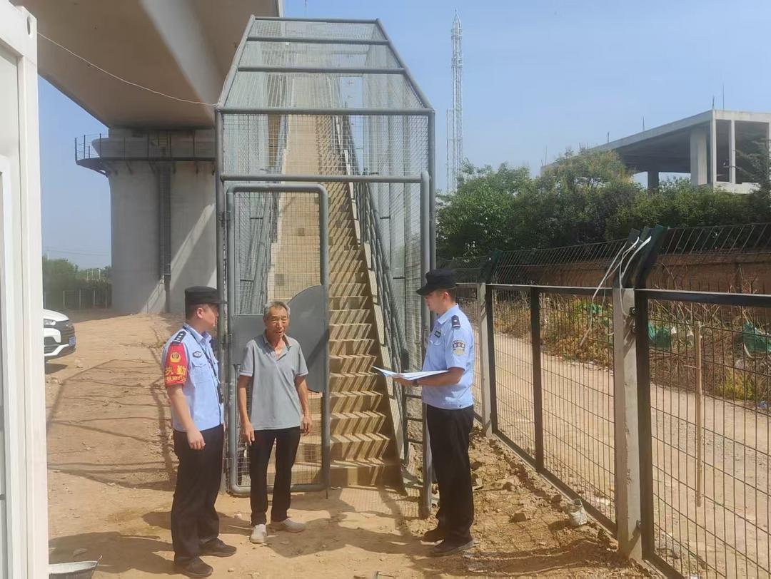 延安铁警严把延西高铁安防关