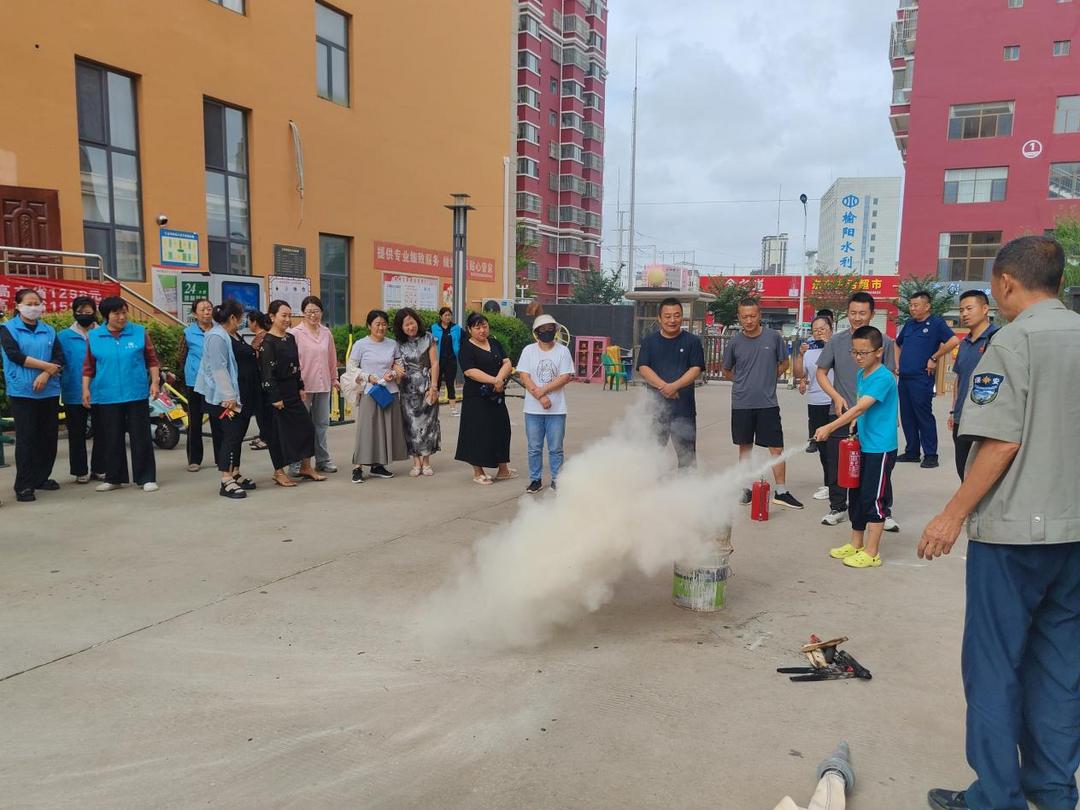金沙路街道福利路社区：消防知识进社区 筑牢安全“防火墙”