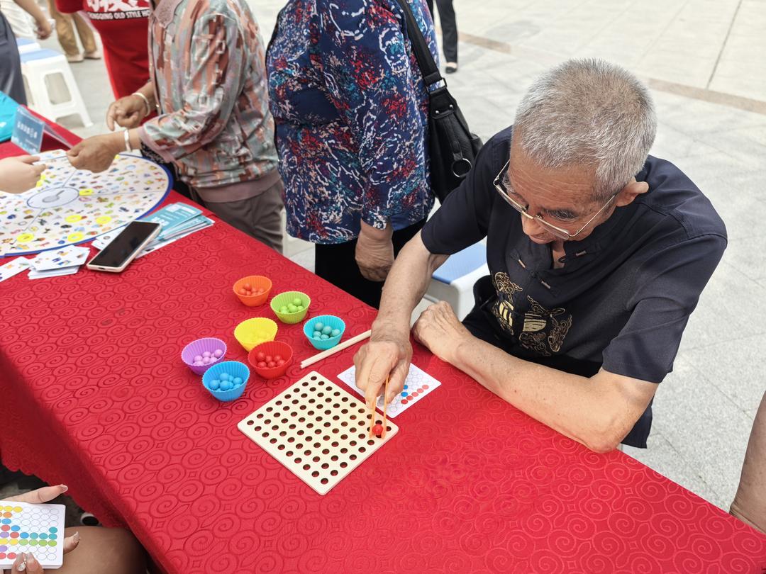 金沙路街道公园社区：认知筛查进小区，温暖守护“夕阳红”