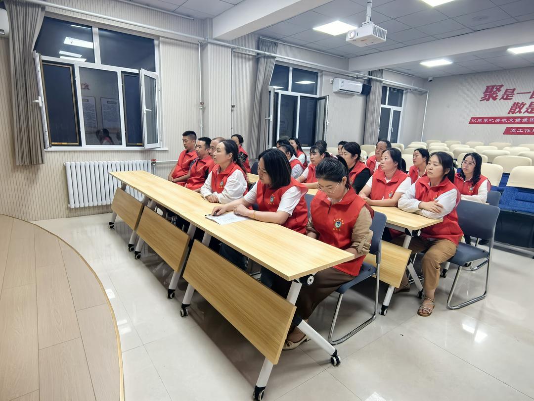 榆阳区崇文路街道办葡萄园社区积极部署防洪，筑牢安全防线