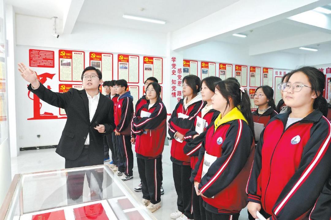 吴堡县档案馆以文化传承书写时代答卷——兰台载文脉 初心绽新彩