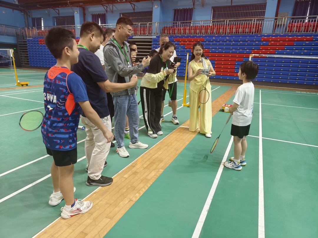 解秘“羽球基因”的全民密码 华媒代表团访益阳：中国羽毛球之乡-华闻时空