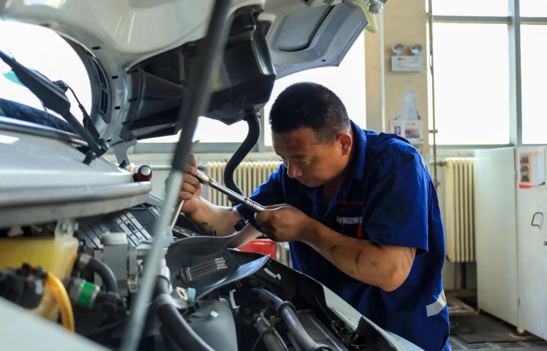 神南产业公司车辆维修班：不只是修车匠！车医生获得市赛优胜