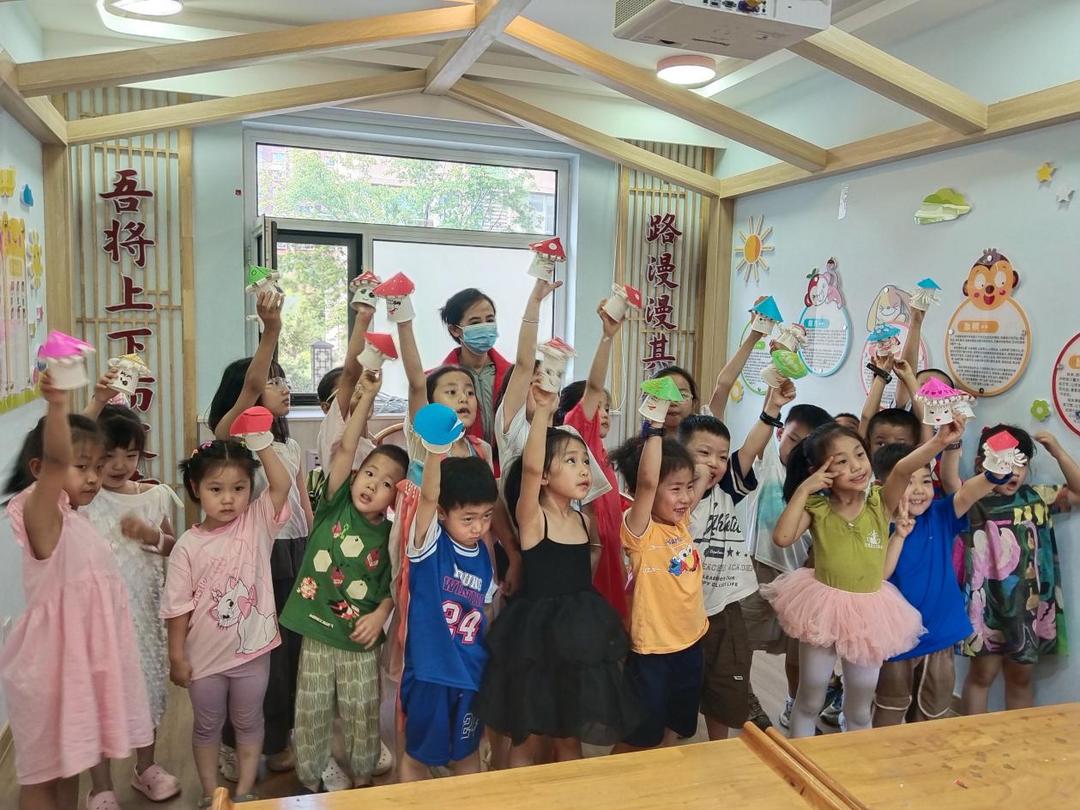 明珠路街道裕华路社区：暑期手工公益课 创意点亮夏日情