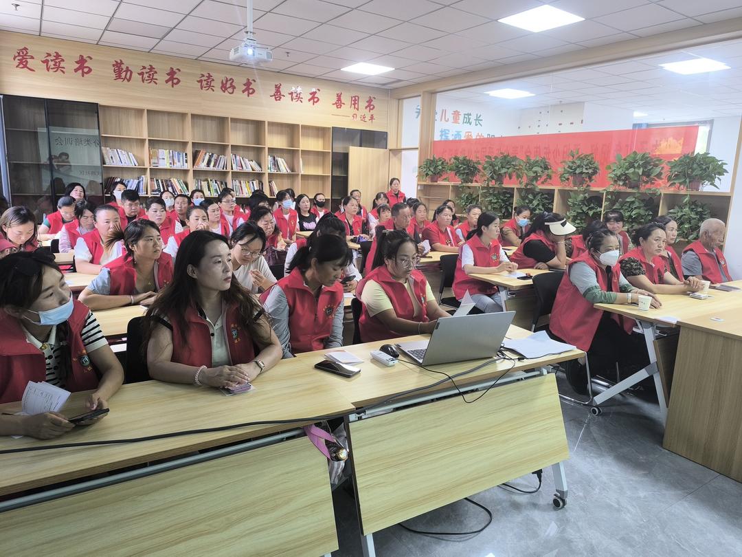 崇文路街道富庆路社区：“三访三问”培训见实效