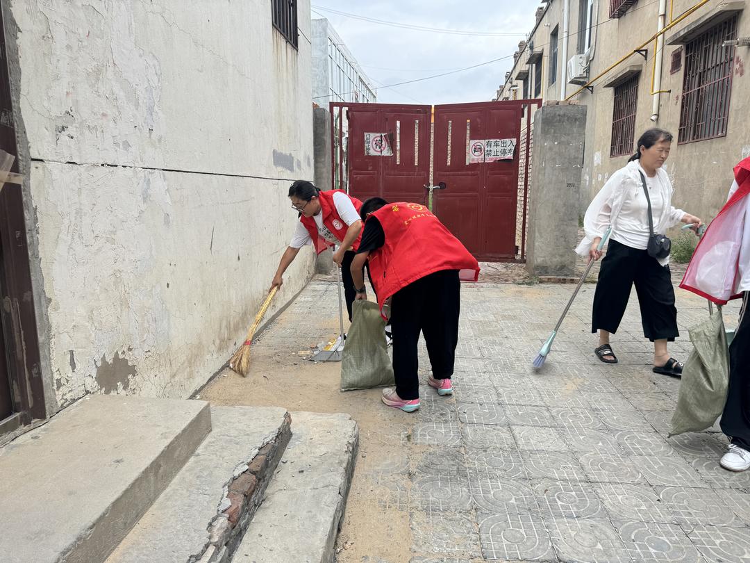 清死角、发传单，50余人上街清