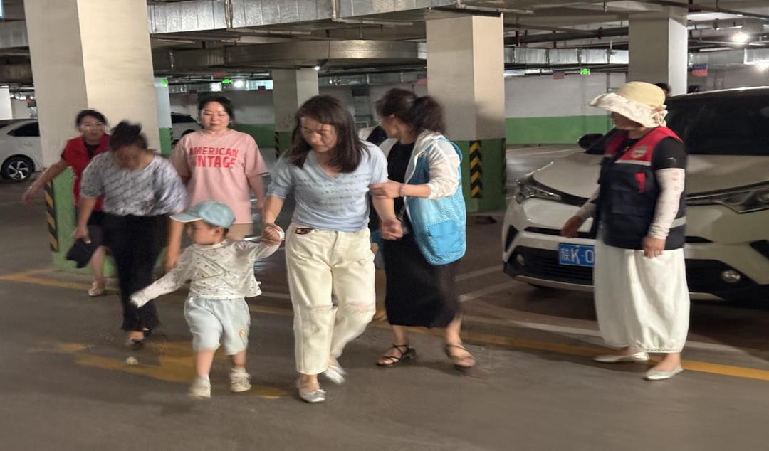 防汛演练筑防线 未雨绸缪维安全——三辰社区开展防汛应急演练