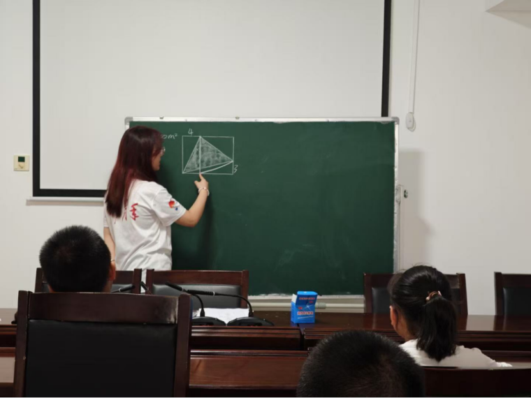 榆阳区沙河路街道桃李路社区暑期成长营圆满落幕