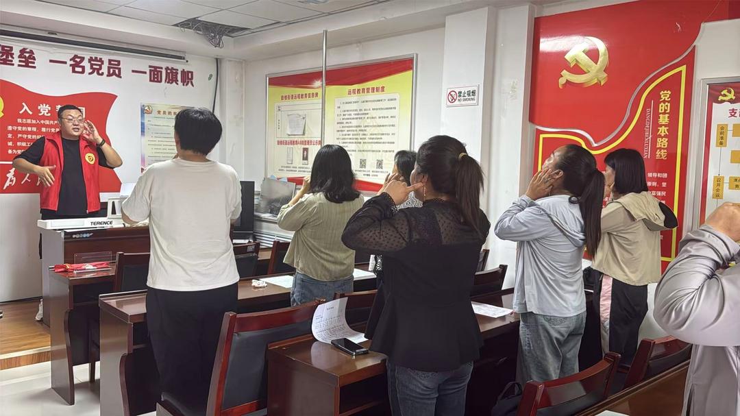 感悟思想伟力 用艺凝聚力量——鼓楼街道二里半社区举办红色音乐课堂