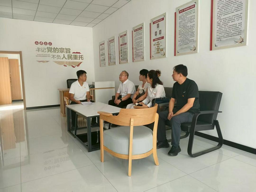 学院社区代表履职：参观新阵地 同坐小板凳 共商民生事​