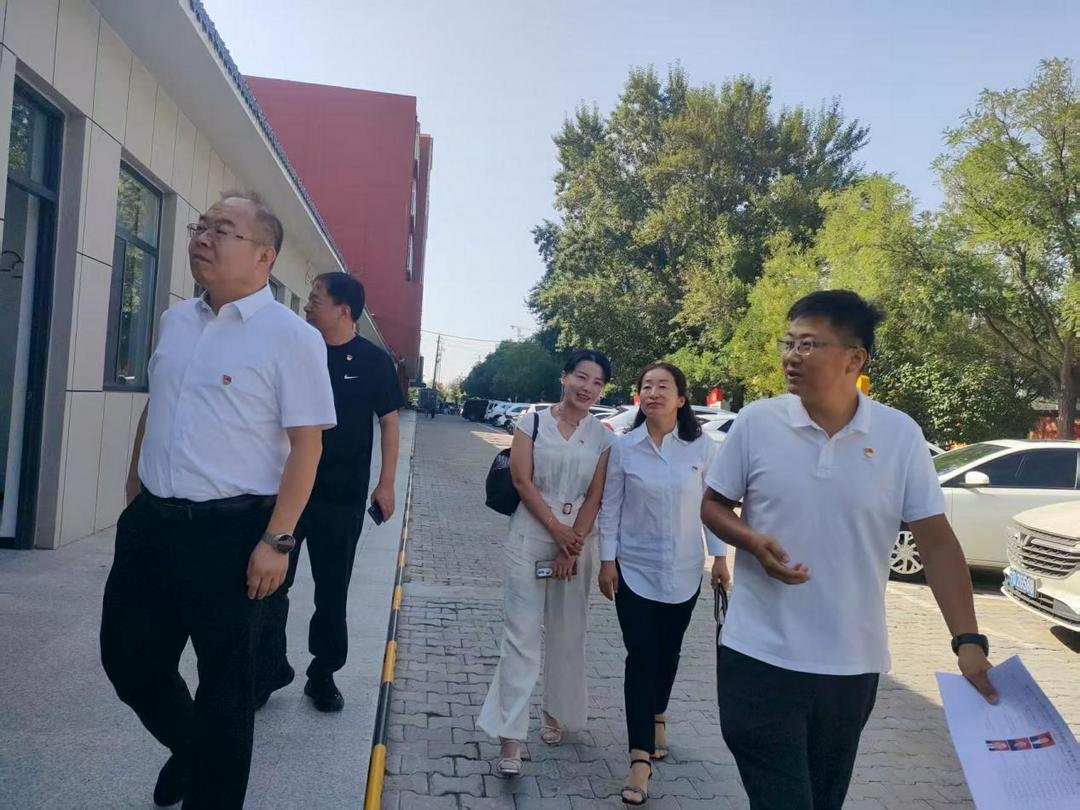 学院社区代表履职：参观新阵地 同坐小板凳 共商民生事​