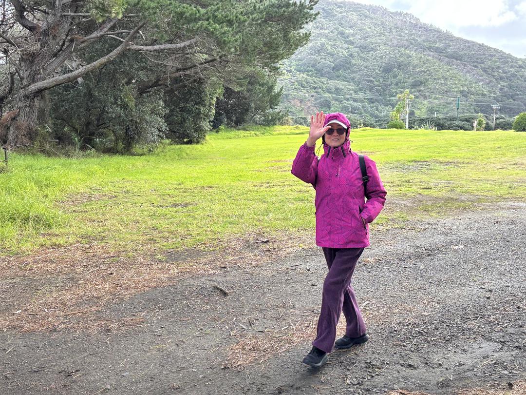 小孩站在草地上

AI 生成的内容可能不正确。