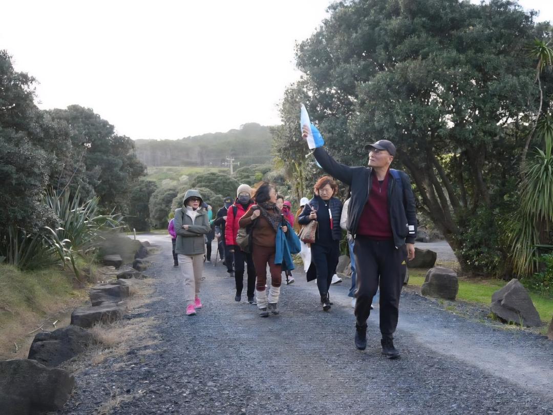 人们走在路上

AI 生成的内容可能不正确。