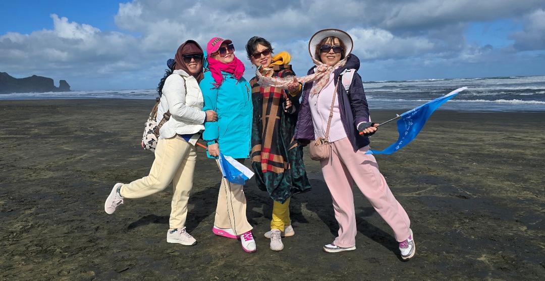 几个小孩在沙滩上

AI 生成的内容可能不正确。