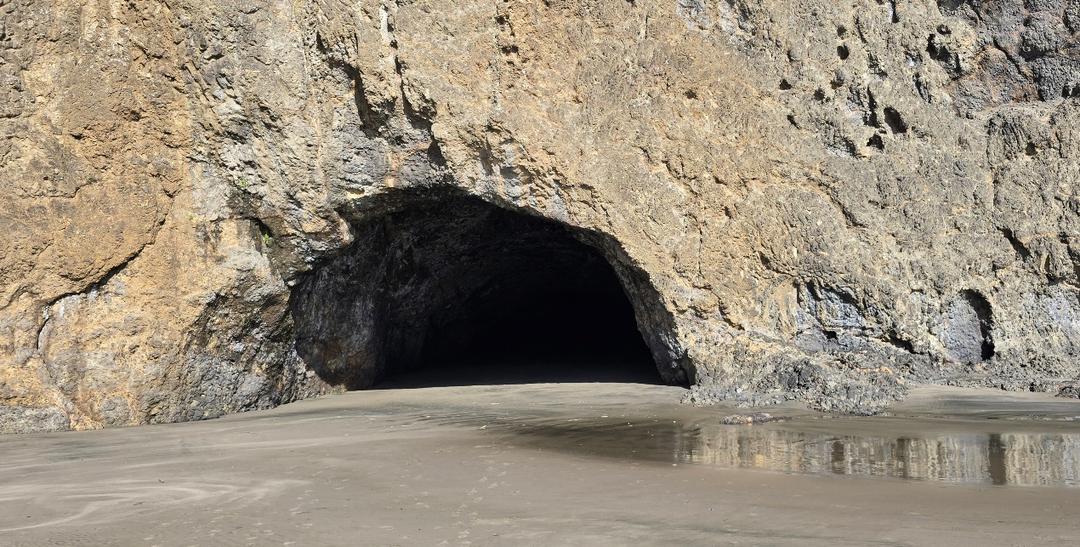 石头山上的岩石

AI 生成的内容可能不正确。