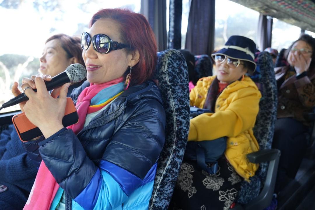 几个人在火车旁

AI 生成的内容可能不正确。