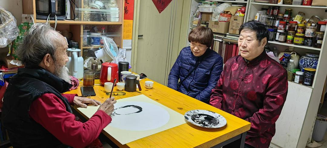 图片[4]-剪纸艺术传承：陈耀夫妇拜访洪志标先生 尽显艺术大家风范-华闻时空