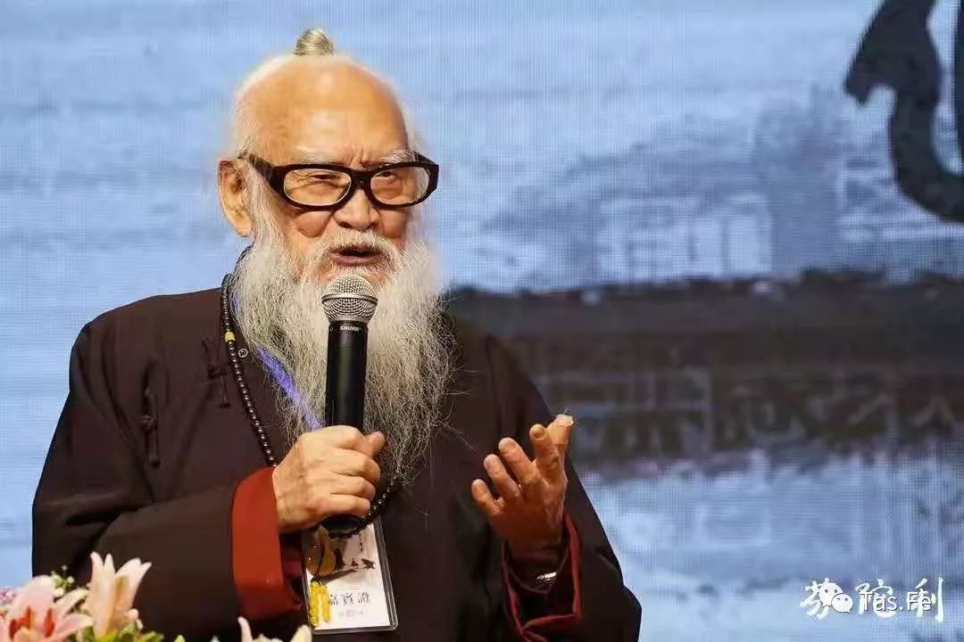 美文欣赏|“世纪睿翁”玄鹤子：颠倒三个词 远离颠倒梦想-华闻时空