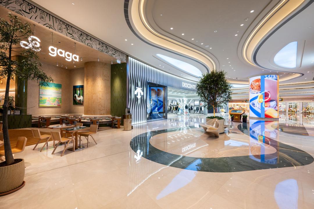 位於時尚大道東，結合活力時尚潮流及餐飲的休閒生活概念區。