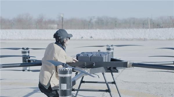 多元艺术 逄培：超长航时大载重无人机首创“空天艺术馆”-华闻时空