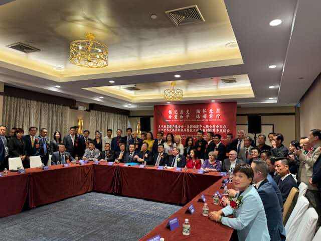 图片[5]-纪念抗日战争胜利八十周年长卷《家园的天空》亮相纽约-华闻时空