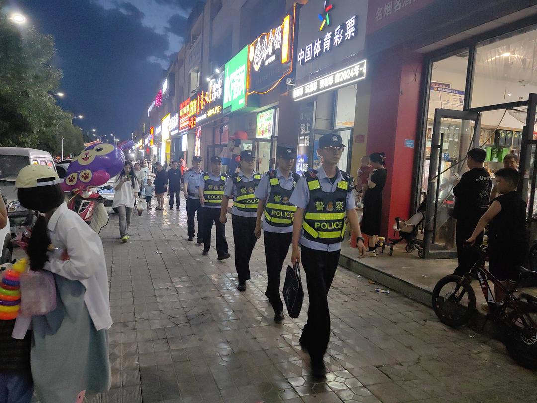靖边公安:“管事式巡逻”真靠谱 靖边公安:“管事式巡逻”真靠谱