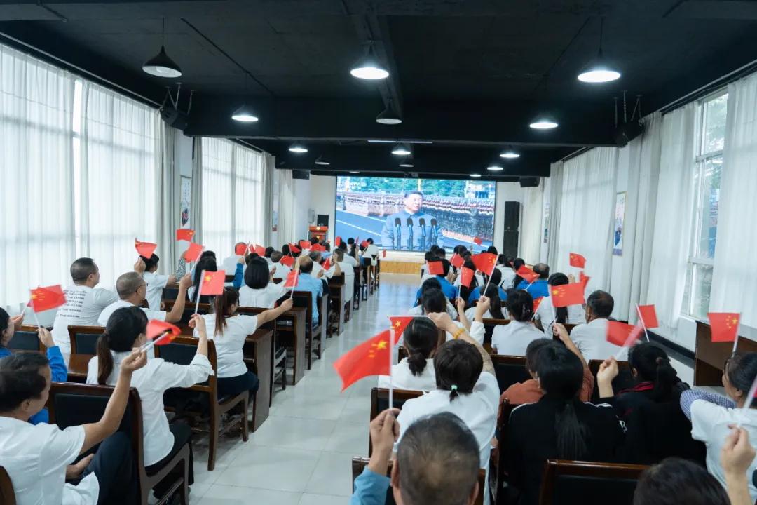 致敬强国荣光,凝聚企业担当——陕西杜康酒业集团组织观看九三阅兵仪式