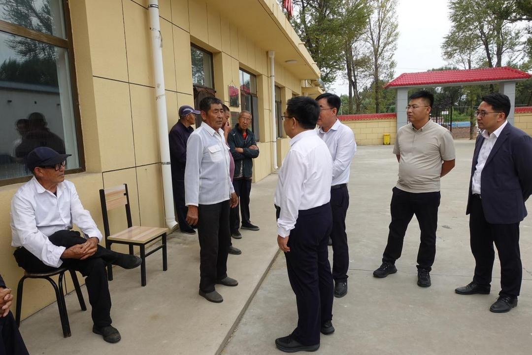神木市市长段智博走进大保当镇东北湾村调研指导农村幸福院工作 