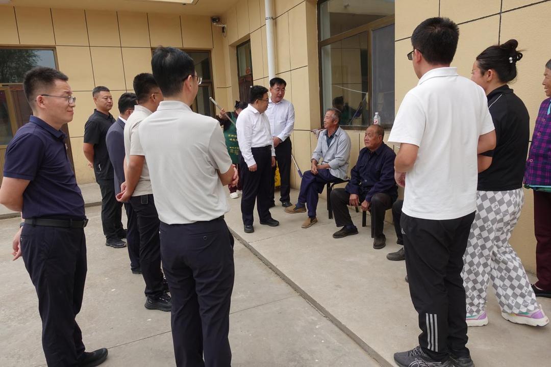 神木市市长段智博走进大保当镇东北湾村调研指导农村幸福院工作 