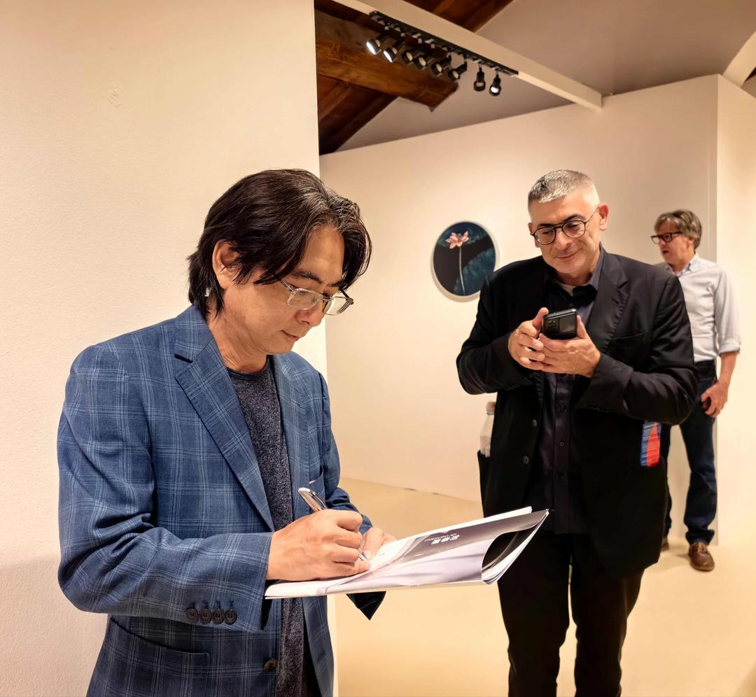 图片[11]-中国漆画惊艳萨尔扎纳艺术节,唯一受邀中国艺术家来自大湾区-华闻时空