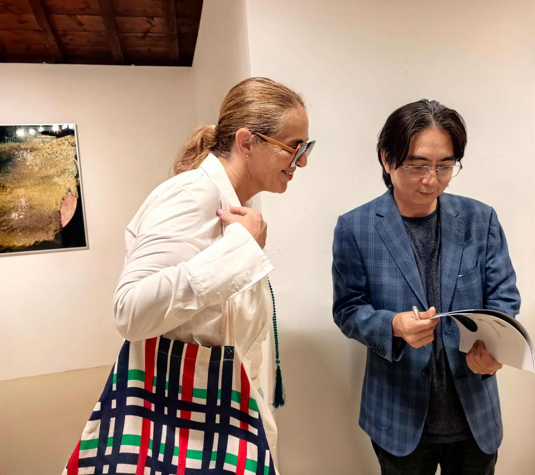 图片[9]-中国漆画惊艳萨尔扎纳艺术节,唯一受邀中国艺术家来自大湾区-华闻时空