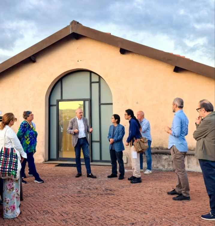 图片[5]-中国漆画惊艳萨尔扎纳艺术节,唯一受邀中国艺术家来自大湾区-华闻时空