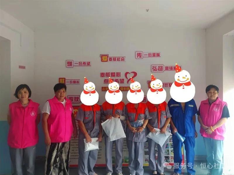 DƬ
