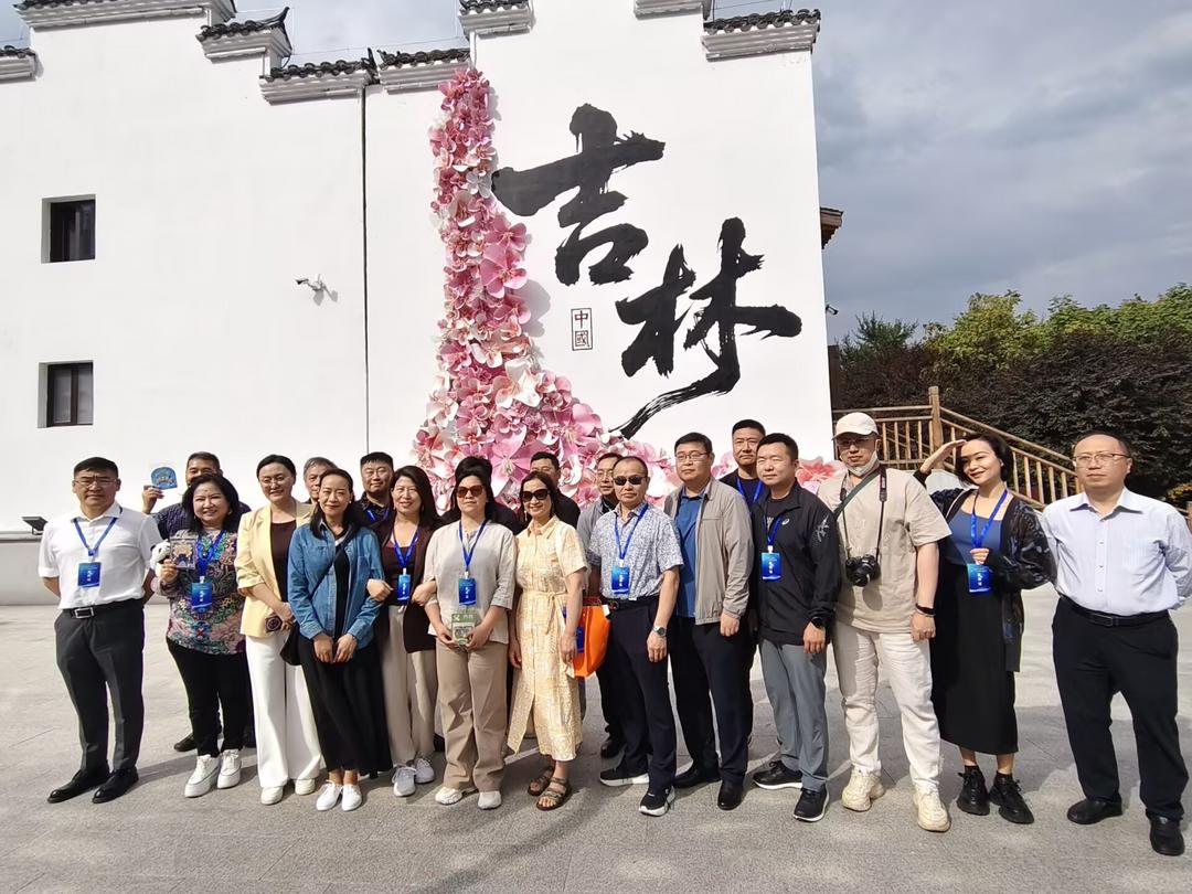 西非华声》 I 从“看热闹”到“懂门道”：吉林澳门共传京剧薪火_昆士兰_新闻_华人头条, image size:1080x810