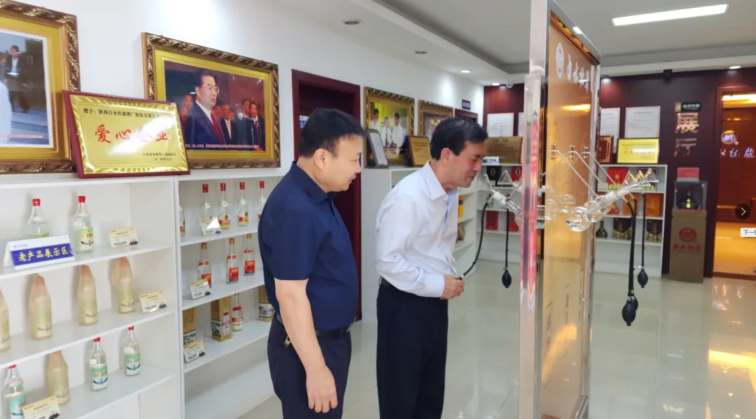 全国拥军模范王友民走进<a href=https://www.shidiannet.com/zt/shaanxi/ target=_blank class=infotextkey>陕西</a>白水杜康 宣讲九三阅兵精神