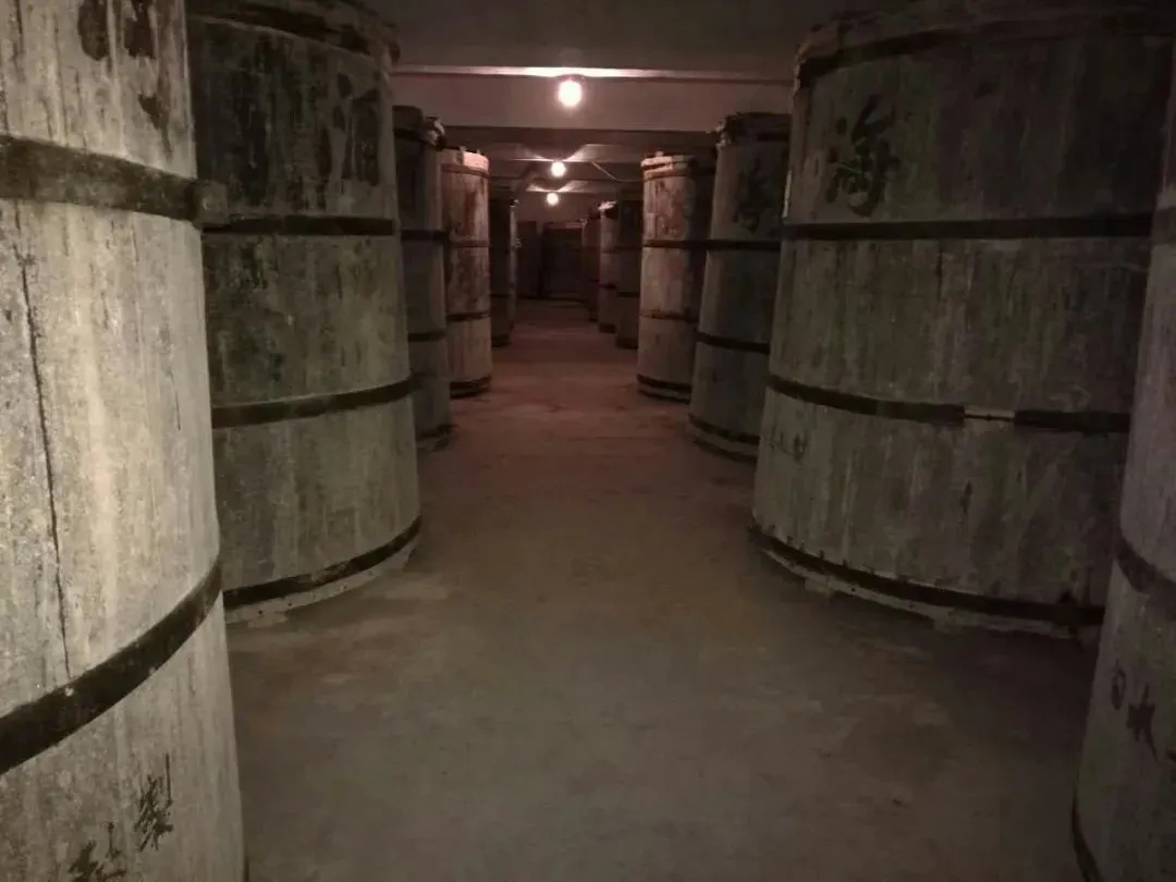 国槐酒海：风味容器如何成就白水杜康“老清香”?