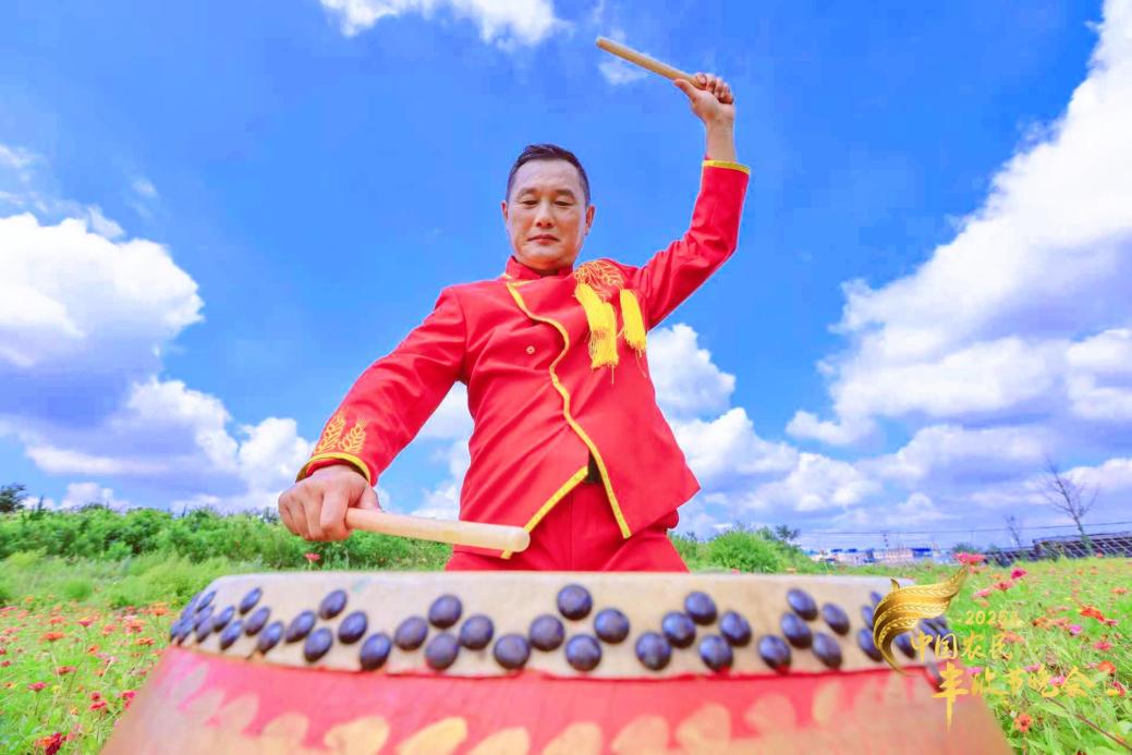 马庄农民乐团在山东招远表演《金色交响》