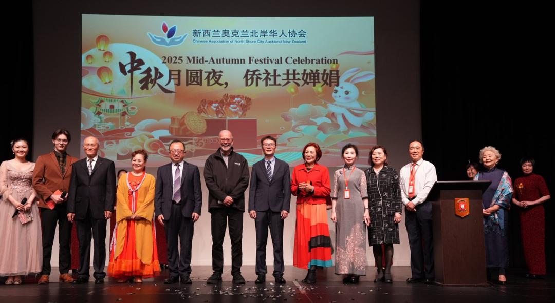 ä¸€ç¾¤äººç«™åœ¨å£�æŠ¥æ�¿å‰�

AI ç”Ÿæˆ�çš„å†…å®¹å�¯èƒ½ä¸�æ­£ç¡®ã€‚