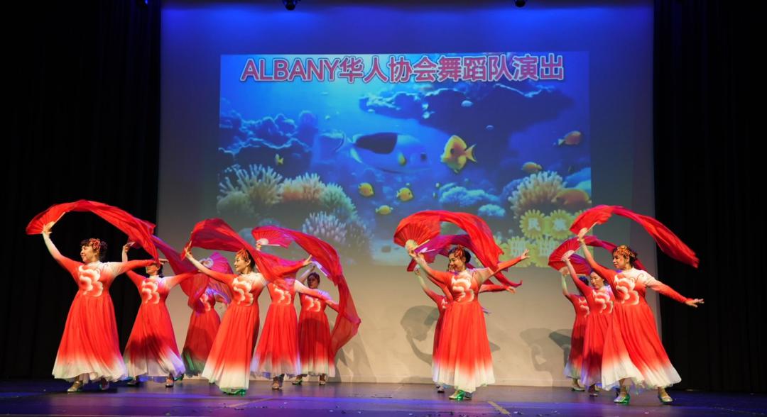 å›¾ç‰‡åŒ…å�« æ¡Œå­�, ç›‘æ�§, å¤§, æ¸¸æˆ�æœº

AI ç”Ÿæˆ�çš„å†…å®¹å�¯èƒ½ä¸�æ­£ç¡®ã€‚