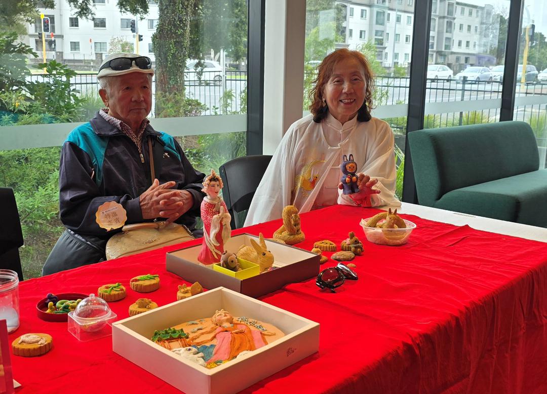 ä¸€ç¾¤äººåœ¨é¤�å�…å�ƒé¥­

AI ç”Ÿæˆ�çš„å†…å®¹å�¯èƒ½ä¸�æ­£ç¡®ã€‚