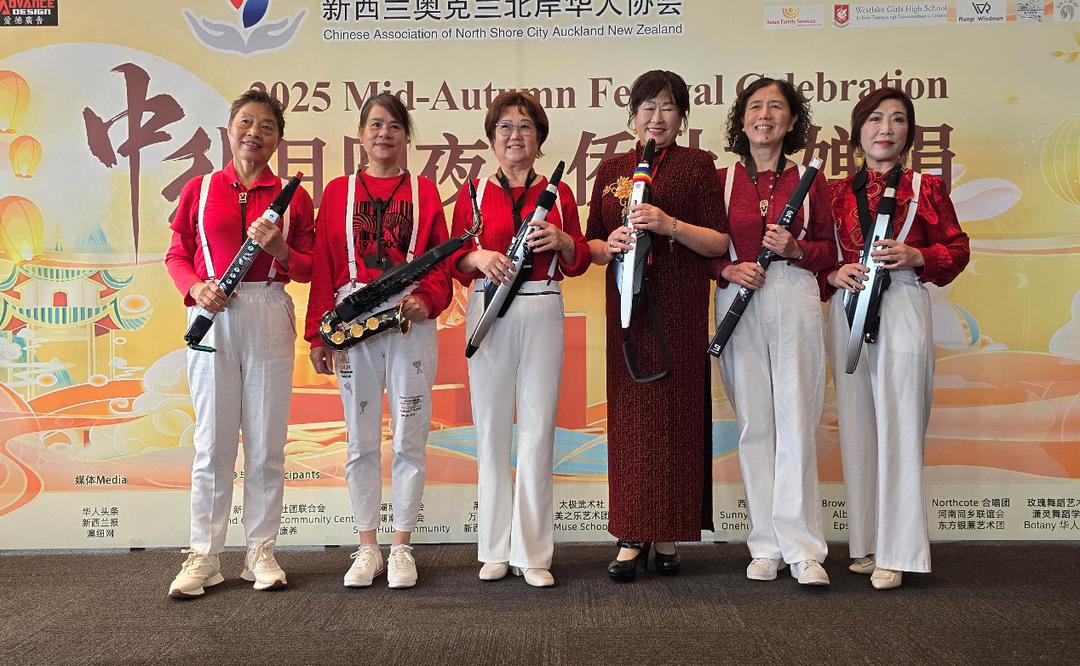 ä¸€ç¾¤äººç«™åœ¨å£�æŠ¥æ�¿å‰�æ‹�ç…§

AI ç”Ÿæˆ�çš„å†…å®¹å�¯èƒ½ä¸�æ­£ç¡®ã€‚