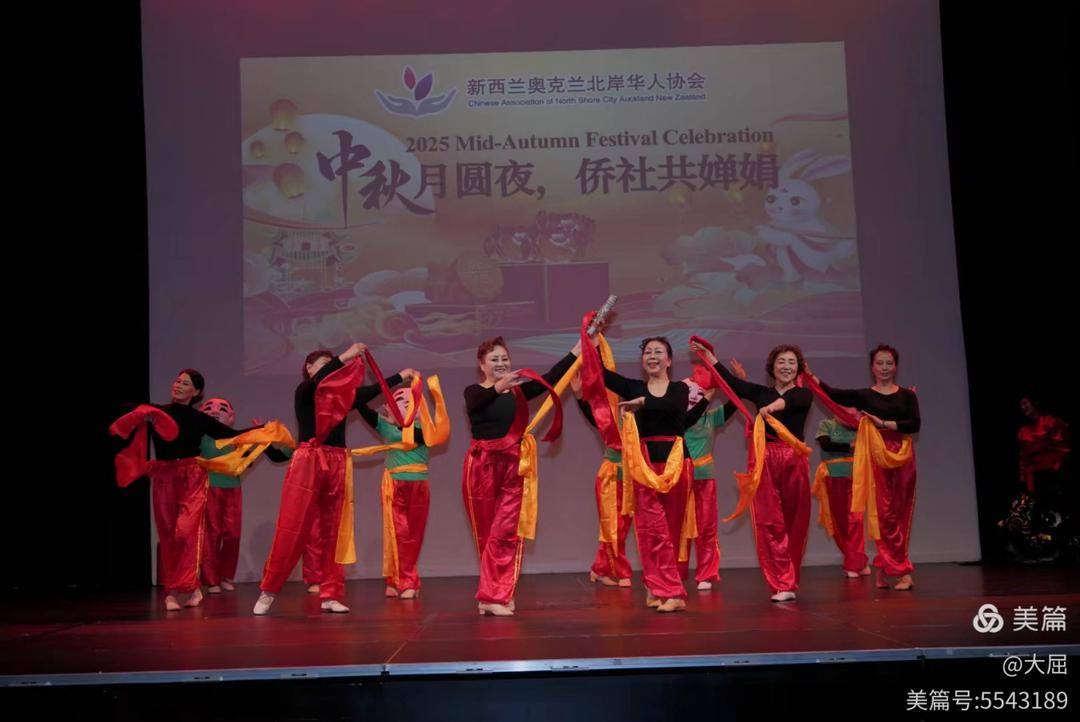 ä¸€ç¾¤äººåœ¨å�°ä¸Šè¡¨æ¼”

AI ç”Ÿæˆ�çš„å†…å®¹å�¯èƒ½ä¸�æ­£ç¡®ã€‚