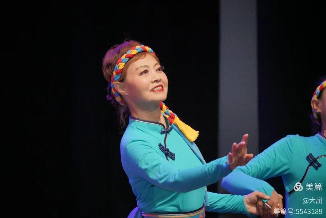 ç”·äººå’Œå¥³äººåœ¨è·³èˆ�

AI ç”Ÿæˆ�çš„å†…å®¹å�¯èƒ½ä¸�æ­£ç¡®ã€‚