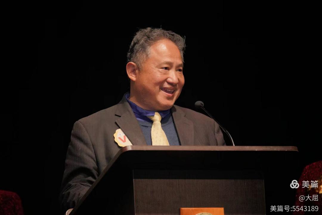 ç”·äººçœ‹ç�€å±�å¹•

AI ç”Ÿæˆ�çš„å†…å®¹å�¯èƒ½ä¸�æ­£ç¡®ã€‚