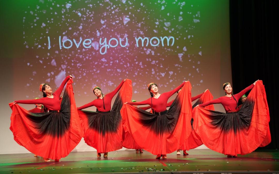 å›¾ç‰‡åŒ…å�« æ¸¸æˆ�æœº, æ¡Œå­�, ç«™, å¤§

AI ç”Ÿæˆ�çš„å†…å®¹å�¯èƒ½ä¸�æ­£ç¡®ã€‚