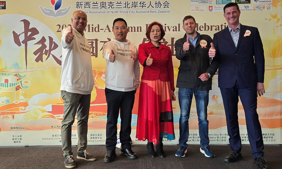 ä¸€ç¾¤äººç«™åœ¨å£�æŠ¥æ�¿å‰�

AI ç”Ÿæˆ�çš„å†…å®¹å�¯èƒ½ä¸�æ­£ç¡®ã€‚