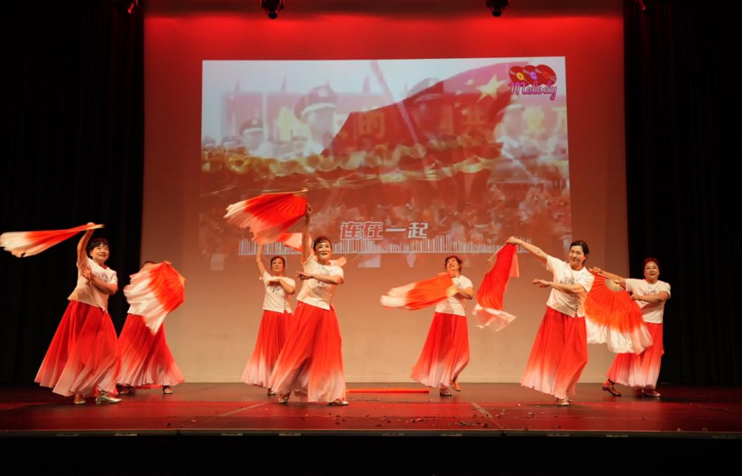 å›¾ç‰‡åŒ…å�« æ¡Œå­�, æ©™å­�, ç”µè§†, å°�

AI ç”Ÿæˆ�çš„å†…å®¹å�¯èƒ½ä¸�æ­£ç¡®ã€‚