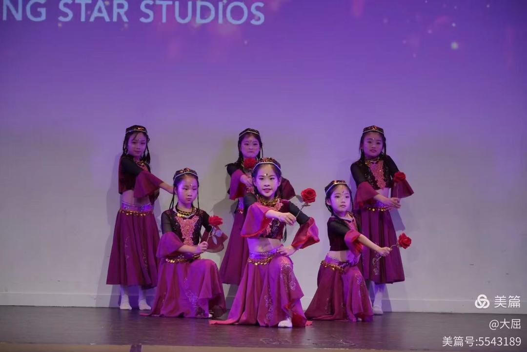 å›¾ç‰‡åŒ…å�« äºº, ç…§ç‰‡, å¯¹ç�€, ç«™

AI ç”Ÿæˆ�çš„å†…å®¹å�¯èƒ½ä¸�æ­£ç¡®ã€‚