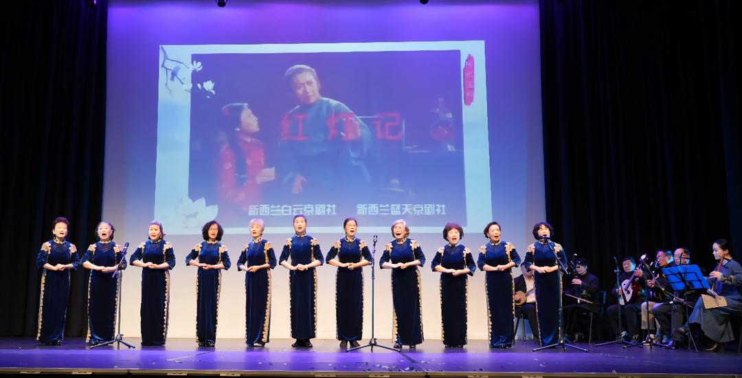 ä¸€ç¾¤äººç«™åœ¨å�°ä¸Š

AI ç”Ÿæˆ�çš„å†…å®¹å�¯èƒ½ä¸�æ­£ç¡®ã€‚