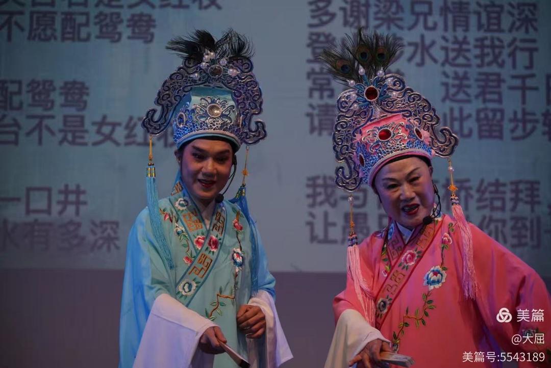 æˆ´å¸½å­�çš„äººç«™åœ¨ä¸€èµ·

AI ç”Ÿæˆ�çš„å†…å®¹å�¯èƒ½ä¸�æ­£ç¡®ã€‚